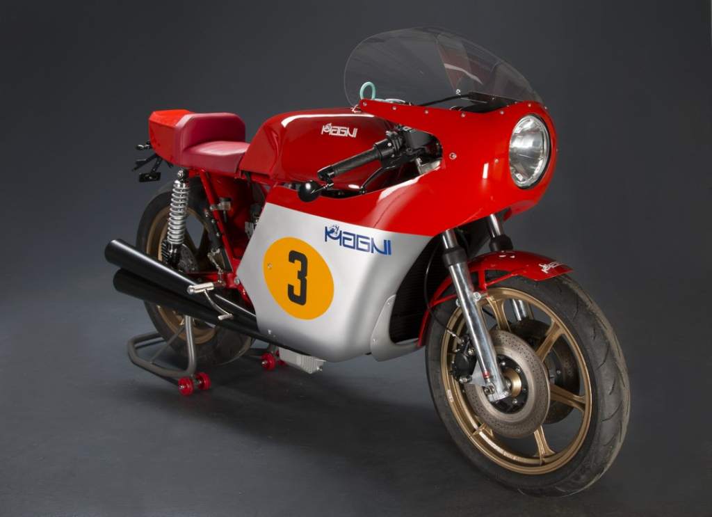 Magni Filorosso Presents in Honor of MV Agusta-3-Cylinder