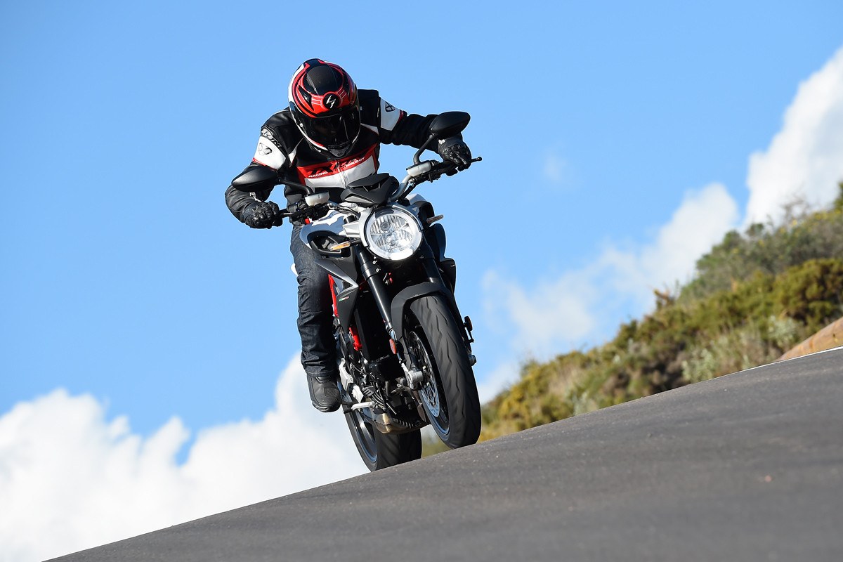 MV Agusta Brutale 800 Drivers Test Answers